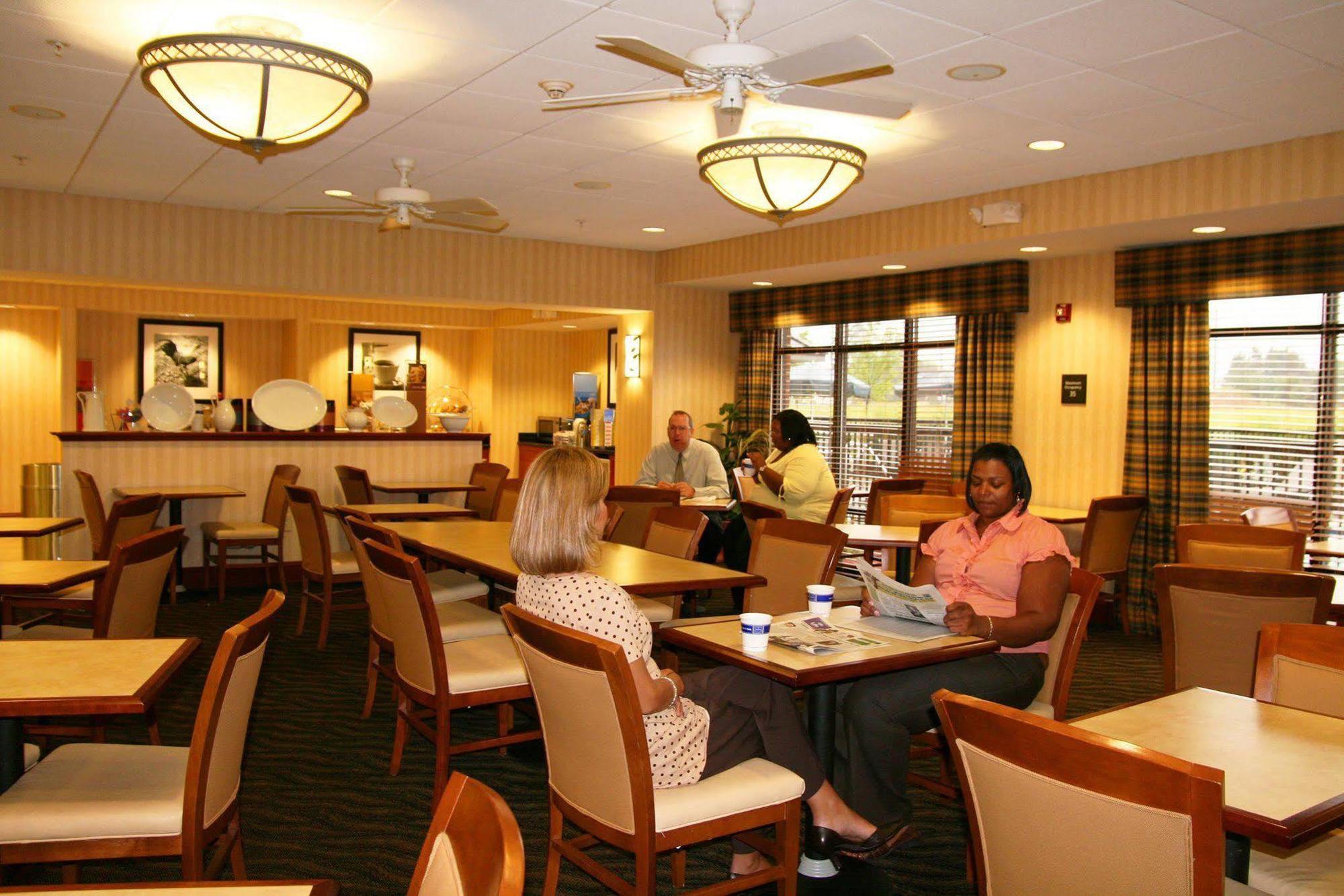 Hampton Inn פארמוויל מסעדה תמונה